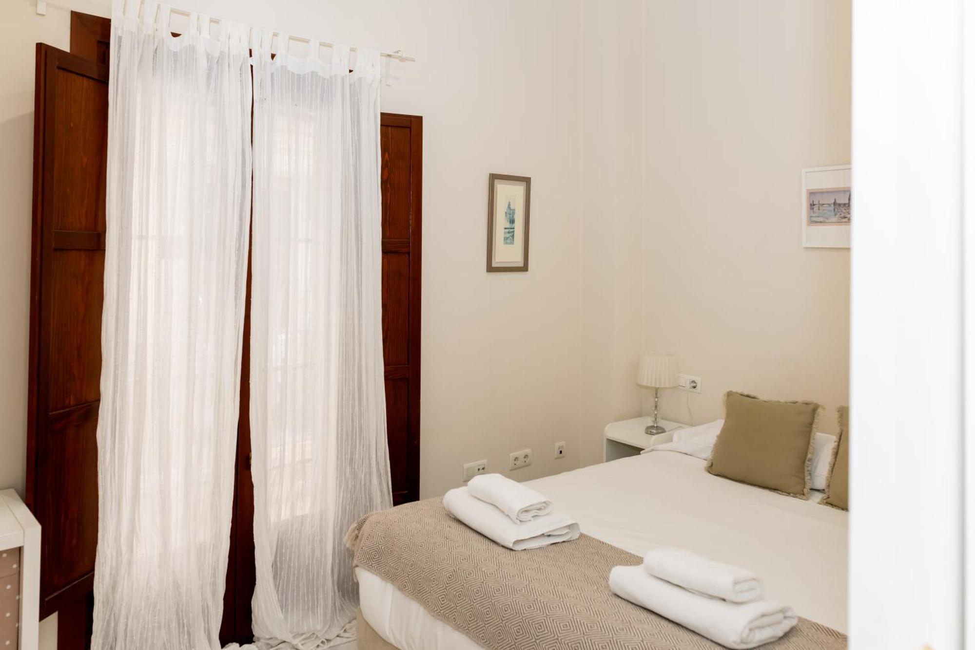 Charming & Quiet Apartment In Plaza Del Salvador 세비야 외부 사진