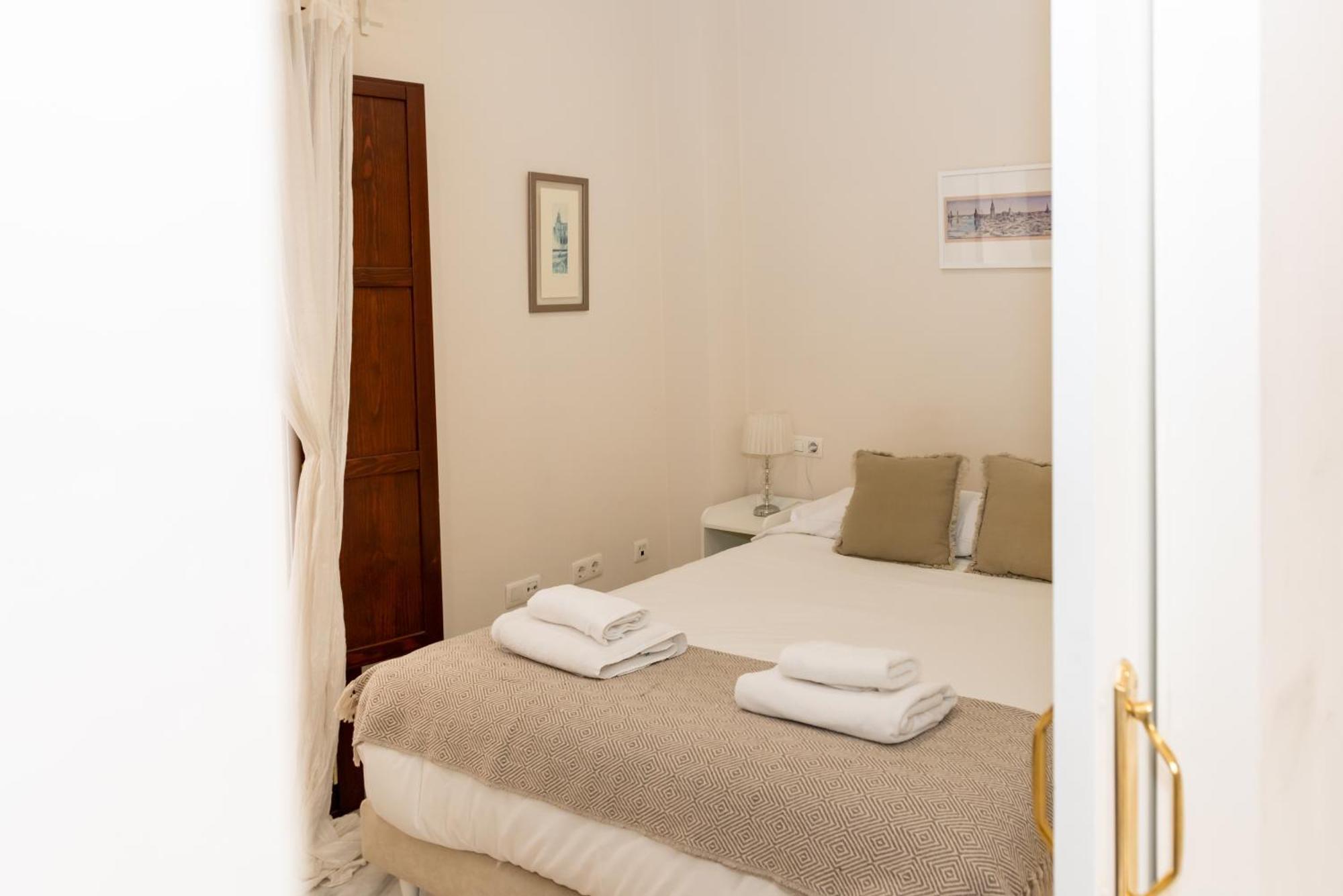 Charming & Quiet Apartment In Plaza Del Salvador 세비야 외부 사진